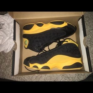 COPY - jordan 13 retro yellow and black